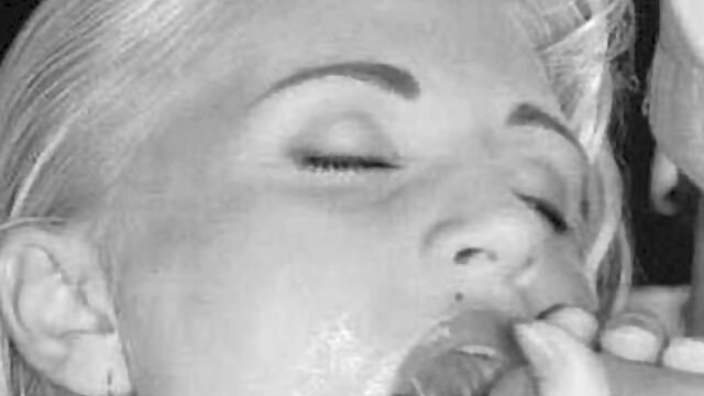 Corps serré porno classik Blonde Anal