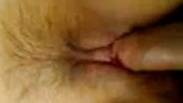Rencontrer ses vieux parents mène à un film porno classique francais trio tabou