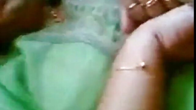 Chaud mature bénéficiant classic mom and son porno d'un culotte vibrateur