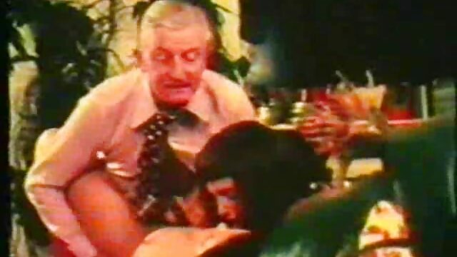 Cameravoyeur - Mamelons durs cinema vintage porn en lactation Vixxen's