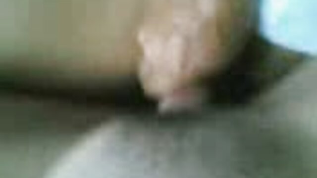 Adorable porno ckassic fille avec de belles lèvres 2