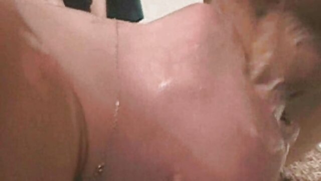 Les amis de Rocco ont une porno italien classique orgie méchante - Kira Queen et Anissa