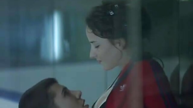 Crossfit Coach me baise dans ses toilettes privées - video classic porno Lexi Aaane
